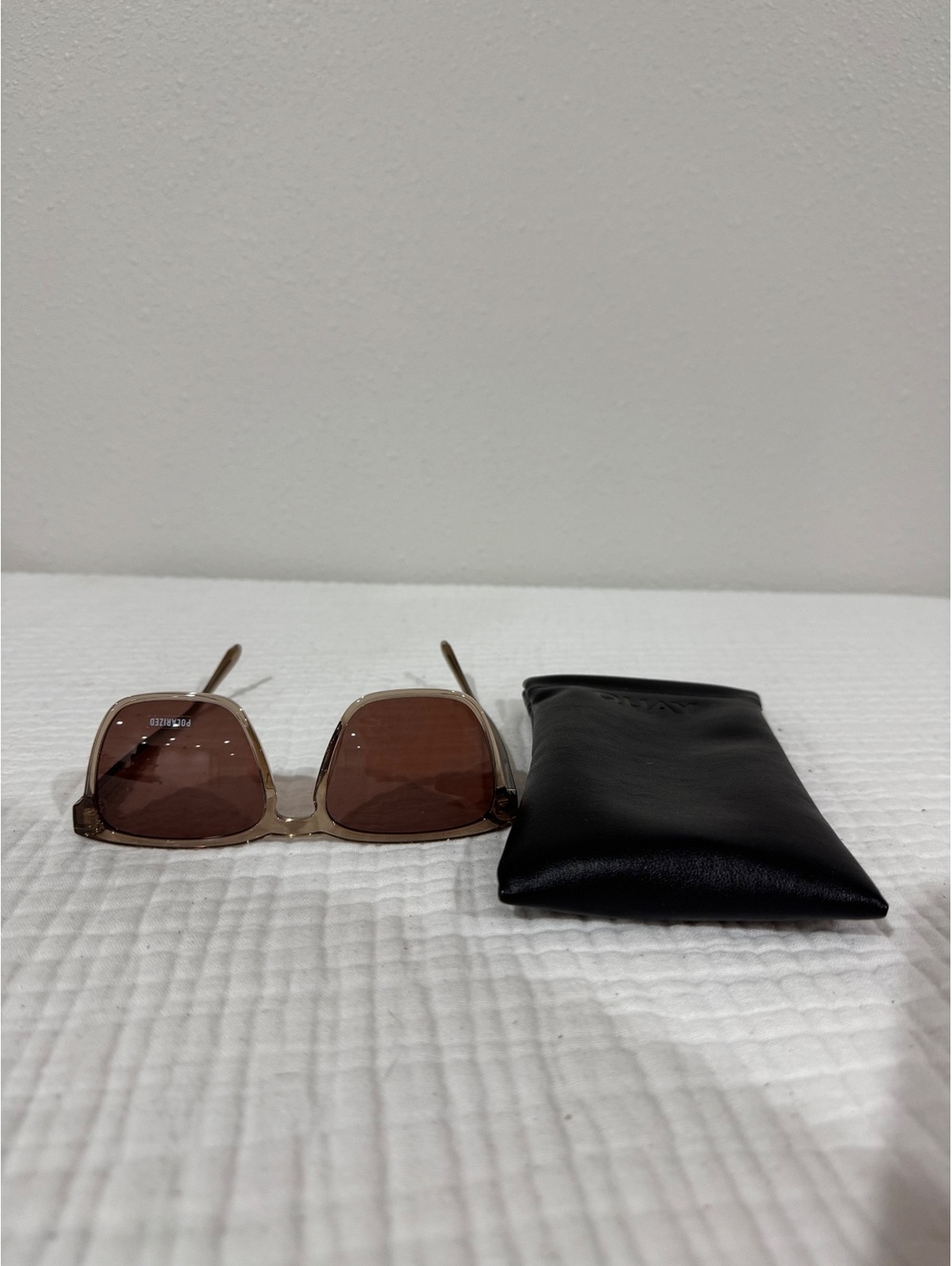 QUAY Unplugged Polarized Sunglasses – Oat/Brown